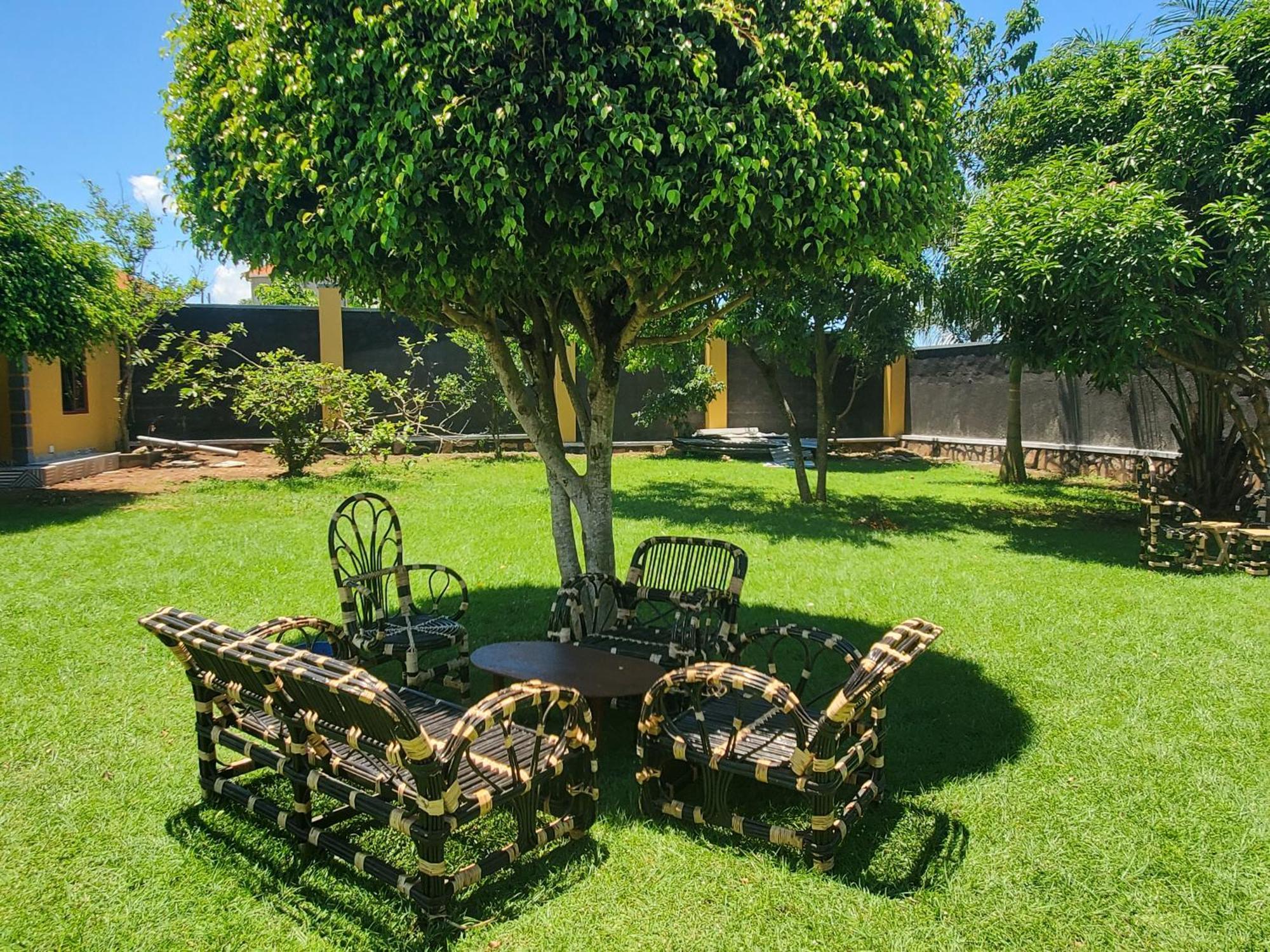 Gorilla African Guest House Entebbe Exterior photo