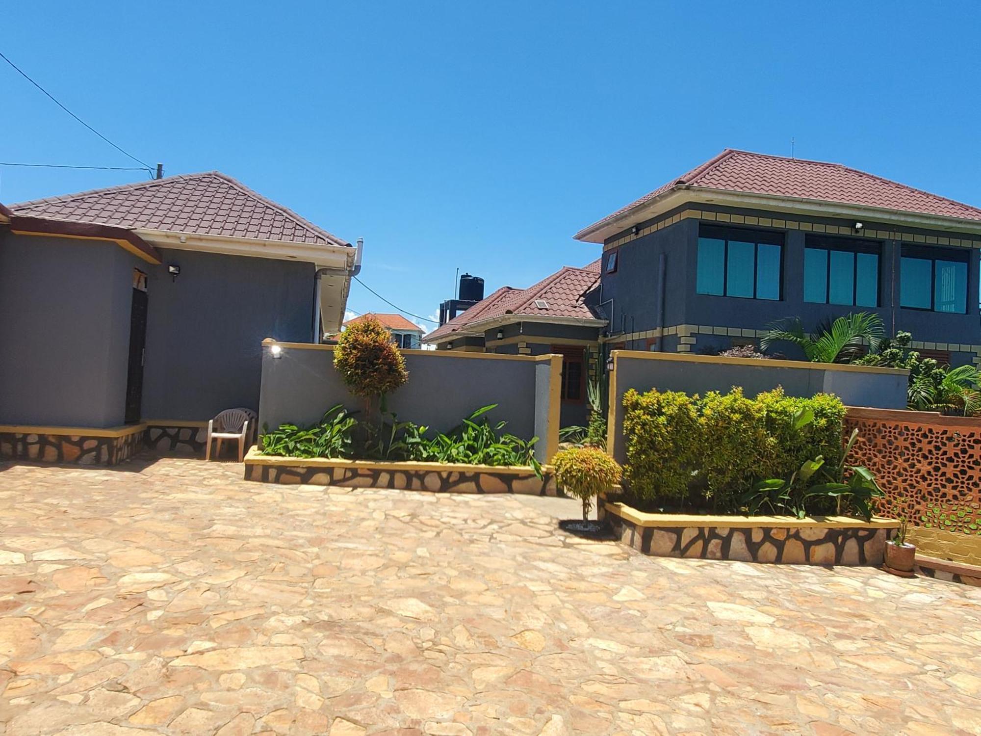Gorilla African Guest House Entebbe Exterior photo