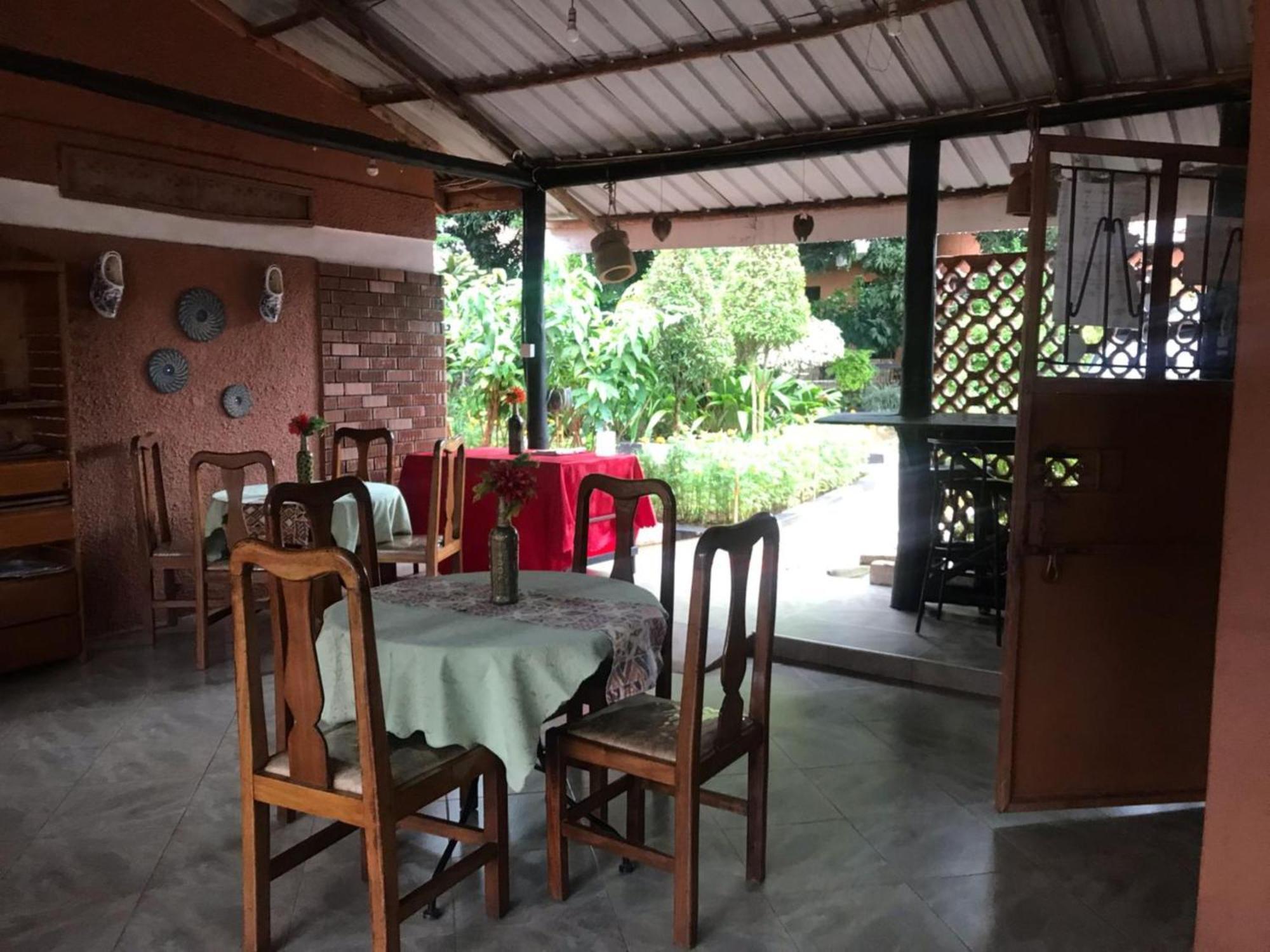 Gorilla African Guest House Entebbe Exterior photo