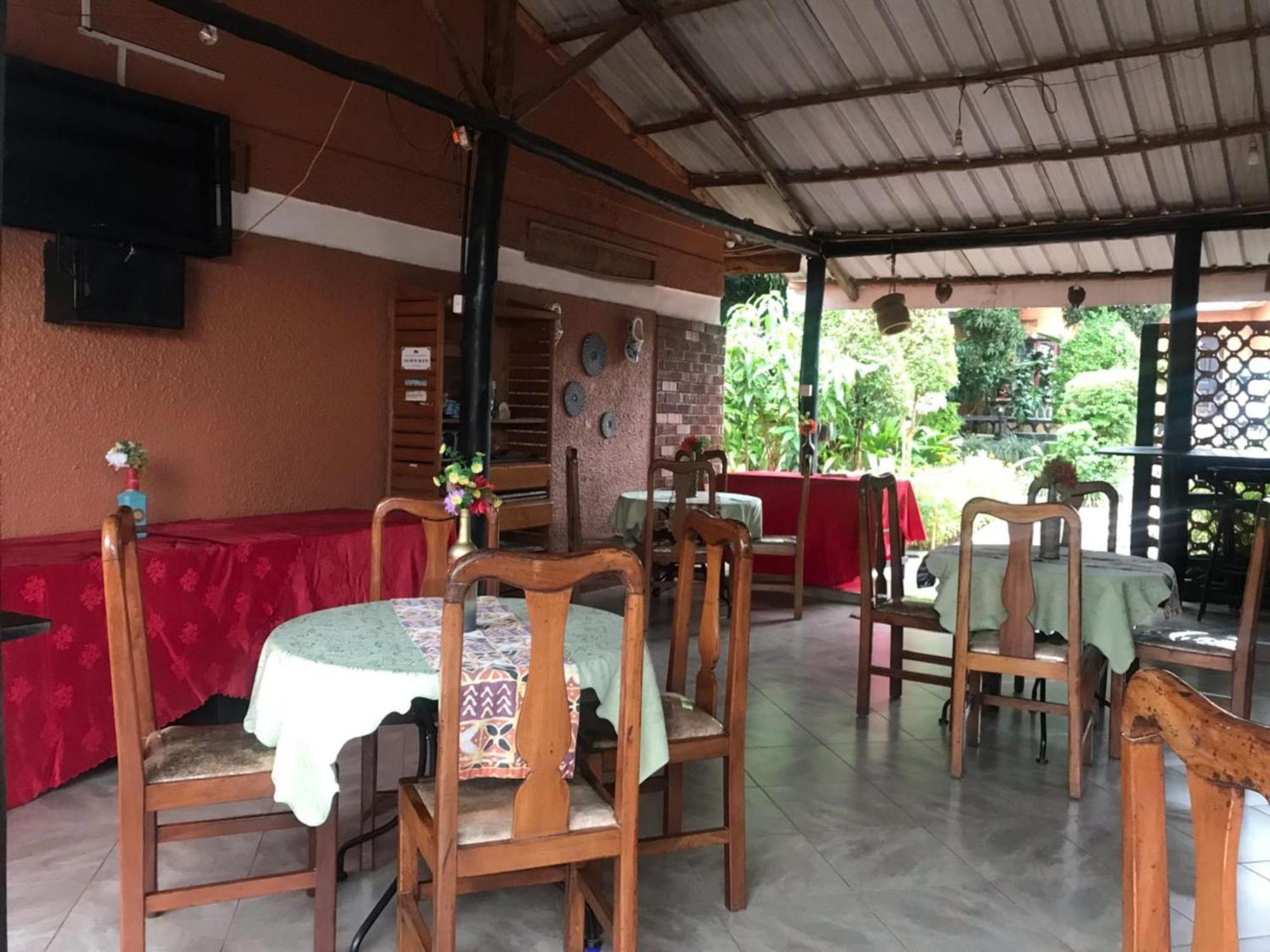 Gorilla African Guest House Entebbe Exterior photo